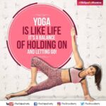 Shilpa Shetty Instagram – Life and yoga go hand in hand! All you need to do is strike the balance between holding on and letting go. #ShilpaKaMantra #SwasthRahoMastRaho #TuesdayThoughts

#yoga #shilpashetty