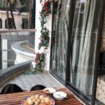 Shilpa Shetty Instagram – Happy Makar Sankranti Insta fam😬 Today was a crazy #sundaybinge with my lil sis @shamitashetty_official 😂🤣I think it’s the sugar-high ha ha ha .Hot Gulab jamuns with cold kulfi..yummmmyyyy👌🤪🤪#instafam #celebrations #instavideo #instalike #sundaybinge #yummy #dessert #happiness #sweetness #sistermadness