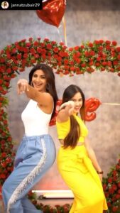 Shilpa Shetty Instagram - Jahan bhi tum chali wahan dil churaaogi, @jannatzubair29 😉🤗

#ChuraKeDilMeraChallenge
~
Posted @withregram • @jannatzubair29 Mujhe kya pata kahan main chali 💁🏼‍♀️🙆🏼‍♀️🤷🏻‍♀️

@theshilpashetty #churakedilmera
