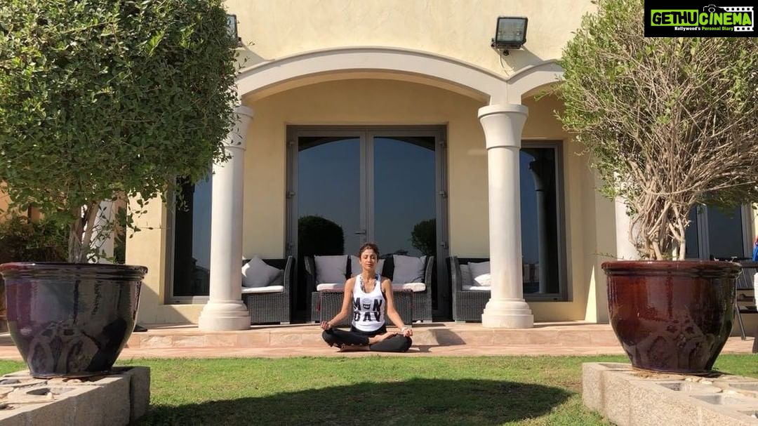 Shilpa Shetty Instagram - Breathing in the positivity, exhaling all the negativity..😬😇I don’t practice Yoga ..I live it😬Making complete use of the open space, solitude ,stunning view ,chirping birds and the sun .Starting the New year with an energising pranayama 😇😬🙏#indubai #homeawayfromhome #airbnb #livethere #ad #happiness #gratitude #positivevibes #newyearnewme #Yogi #yogalife #breathe