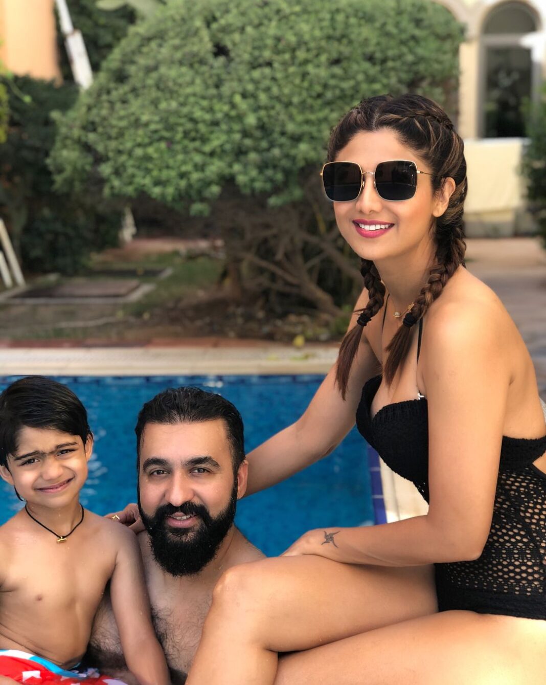 Shilpa Shetty Instagram - Holidays are all about chilling by the heated pool😬 #waterbabies #familytime Hair and photo by (my niece)@Vanshika.dhir😬😇😘