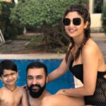 Shilpa Shetty Instagram - Holidays are all about chilling by the heated pool😬 #waterbabies #familytime Hair and photo by (my niece)@Vanshika.dhir😬😇😘