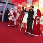 Shilpa Shetty Instagram – At the #hamleys #letterstosanta event. Kickstarting the #Christmasseason . #balloons #wishes #happiness #gifts #giving #kids