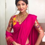 Shilpa Shetty Instagram - Today’s look to celebrate the Colors of India on #superdancerchapter2 in custom @houseofneetalulla saree, jewellery by @whpjewellers and @amrapalijewels Styled by @sanjanabatra Assisted by @akanksha_kapur Makeup @ajayshelarmakeupartist Hair @sheetalfkhan Managed by @bethetribe