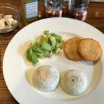 Shilpa Shetty Instagram - The perfect homemade breakfast 😍poached eggs, avocado, grilled hash browns and soaked almonds walnuts and a fig😬😇#lifestylechange #cleaneating #happiness #lovefood #gratitude #swasthrahomastraho #poachedeggs #hashbrowns #avacados