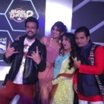 Shilpa Shetty Instagram – The mad gang is back 😬@geetakapur @rithvik_d @iamparitoshtripathi #fun #superdancer #chapter2 #danceshow