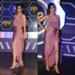 Shilpa Shetty Instagram – We are back, at #superdancerchapter2 press conference. Styled by @mohitrai 
outfit @lolabysumanb
Shoes @stevemaddenindia
Earrings @suhanipittie ..
Battalion @ajayshelarmakeupartist 
@sheetalfkhan @anishisharma , love u guys😘thanks @manojstillwala for the photo #superkids #judge #sonytv #blessed #superhit