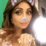 Shilpa Shetty Instagram - Today on set to shoot Promos for #superdancer. @sonytv the madness has begun. #superdancerchapter2 #madness #masti #mehnat #magic #magicmeinmehnat