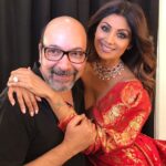 Shilpa Shetty Instagram - With my favourite @mickeycontractor in Delhi ..You always do something magical to my face😘#makeupmaestro #makeupmajic #friendsforever