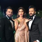 Shilpa Shetty Instagram - The bearded brothers! 😱😅 @riteishd you have #Shivaji coming up what's @rajkundra9 s excuse!?😂#hairraising #mustachelove #iifa2017