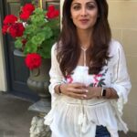 Shilpa Shetty Instagram – Hi Guys, it is the 2nd week ( for me 1st week for you) of the #DitchSugarChallenge. Hope you are keeping up with the challenge and avoiding sugar ( Fructose and Sucrose or sweeteners) ! One more week to go. Let’s stay strong and pull this off together! #SwasthRahoMastRaho #TheArtOfLovingFood #detox #opportunity #noaddedsugar #labelread