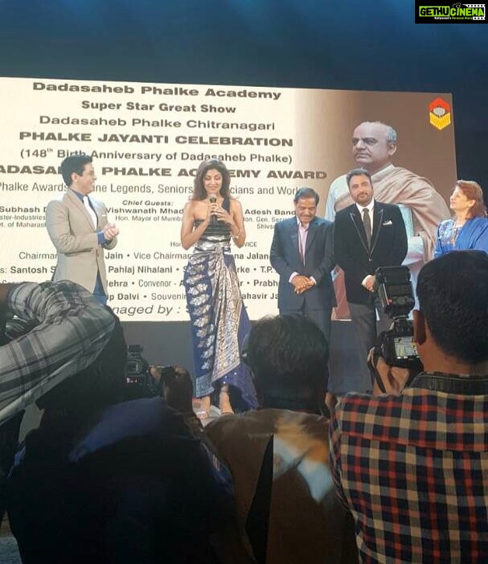 Shilpa Shetty Instagram - Winner Winner chicken dinnerš¬#dadasahebphalkeacademyaward #happy