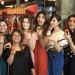 Shilpa Shetty Instagram – Ha ha ha all the moms on a “Sugar High” 😂😅jussssttt Going crazy🎉😹🍦🍰#girlsjustwanttohavefun #Sundaybinge #crazymommies