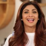 Shilpa Shetty Instagram - Our mothers never want anything from us. But why not do something special for them this Mother’s Day? Join me as I whip up some Neer Dosas with a very special guest and you can surprise your mom with an amazing dish! #SwasthRahoMastRaho #TheArtOfLovingFood #happymothersday #healthyrecipe #neerdosa