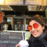 Shilpa Shetty Instagram - Love this Smoothie place on Regent street.. smoothie today was oats, honey,blueberry and banana with almond milk 😬yumm #filling #cleaneating #smoothielover #fooddiaries #traveldiaries
