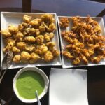 Shilpa Shetty Instagram - At home,Down with the Flu since yesterday😫thanks to all my umpteen travels!🙄These piping hot and crispy cauliflower n onion Pakodas, with tea was a good pick me up 😬My Sunday binge still continues.. want some Hot Jalebis now🙈😅