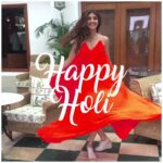 Shilpa Shetty Instagram – Here’s wishing everyone a very #HappyHoli