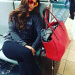 Shilpa Shetty Instagram – That’s what a Red eye looks like🙈San Francisco here I come .. yawn😓#traveldiaries #earlymornings #worktrip