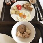 Shilpa Shetty Instagram - My heathy Big breakfast😬Fried eggs, grilled potatoes ,1/2tomato,5 seeded toast WITH butter.Soaked almonds ,walnuts and a dried fig. Yummy#energy #goodstart #satisfying #lifestylemodification