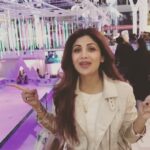 Shilpa Shetty Instagram - Just noticed.. 2 million followers , Yaaay ,my Christmas present . Thankkkkyouuuuuu😘😘😘#christmasspirit #londondiaries #gratitude #love