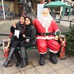 Shilpa Shetty Instagram – Fresh hot donuts ,Santa and @shamitashetty_official for company in  the Löndon chills #perfect #siblinglove #happiness #lovelondon