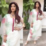 Shilpa Shetty Instagram - Today dressed in this breezy#abho salwar kameez for an event today .#ethnic #white #selfstyled #instafashion #vartijewels