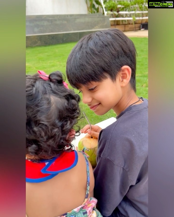 Shilpa Shetty Instagram - Having a younger sibling somehow makes the older one responsible, protective, mature, and even territorial (I would know!😅😋) I’ve had Rakhi brothers much later in life, but Samisha is lucky to have a real one. To see these visuals just makes my heart melt 😍❤️🧿 Priceless!! Happy Brother’s Day ❤️ . . . . . #ViaanRajKundra #SamishaShettyKundra #siblings #BrothersDay #happiness #gratitude #blessed #family #famjam