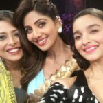 Shilpa Shetty Instagram - With the gorgeous and super talented @aliaabhatt on the sets of #superdancer today. You put a smile on all our faces😬 #superfun #funatwork