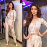 Shilpa Shetty Instagram – On the sets of #Superdancer . Wearing @karn_malhotra outfit , @minerali_store earrings, @aurellebyleshnashah ring #discovibes #glitterglam #judge #danceshow