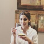 Shilpa Shetty Instagram – Sunday binge 😬 look forward to my sweet binge #Rasmalai #sweettooth #thegreatindianfoodie #thegreatindiandiet #eatwithgratitude