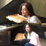 Shilpa Shetty Instagram - Love freshly baked coconut cake on a Sunday aftenoon😍👌My Goan nanny makes the bestest coconut cake ever( learning the ropes) #bingeday #sweettooth #familytime #thegreatindiandiet