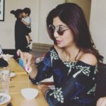 Shilpa Shetty Instagram – No bigger proof than this..You think I eat.. Look at @shamitashetty_official #sundaybrunch #bingeeating #sundaybinge #sisterlove #weeat