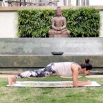 Shilpa Shetty Instagram – Some mornings bring in a different kind of energy. Exactly a year ago, the Janta Curfew was levied to ensure we can curb the effects of the pandemic. But, the situation continues to be worrisome. So, today’s Yoga session was a little more intense than usual. Today’s flow involved Eka Hasta Utthita Chaturanga Dandasana, Vasisthasana, and 
Utthita Chaturanga Dandasana. This powerful combination of asanas helps strengthen the wrist, arms, and shoulders. It also helps build core strength, improves balance & concentration, and helps tone the arms. It effectively works on the entire body. Take good care of yourselves; we can overcome this and we will! Tab tak… swasth raho, mast raho!💪🏼

@simplesoulfulapp 
.
.
.
.
.
#MondayMotivation #SwasthRahoMastRaho #SSApp #SimpleSoulful #yoga #yogasehihoga #FitIndiaMovement #FitIndia