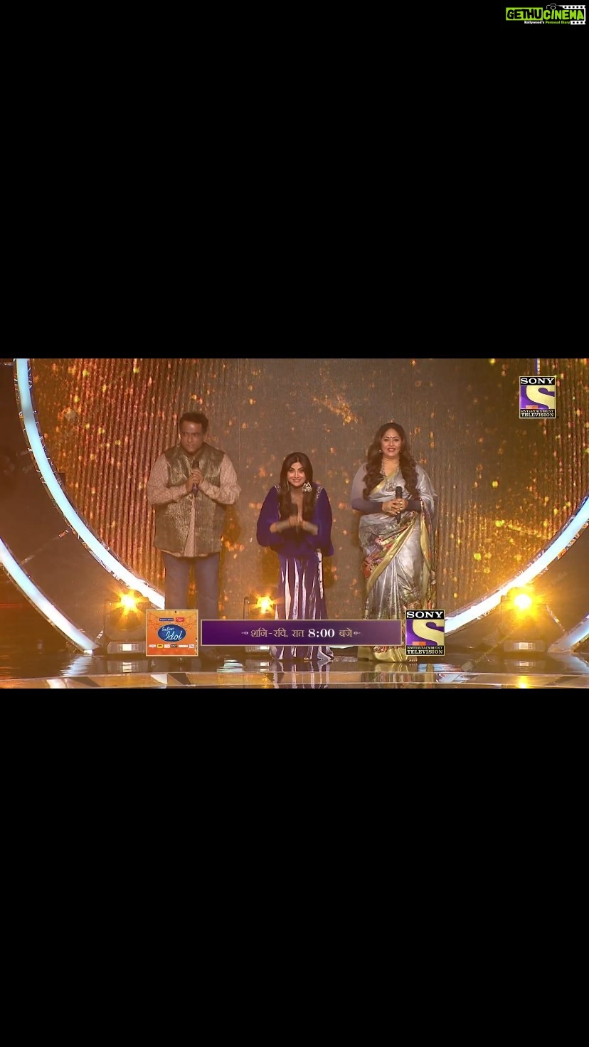 Shilpa Shetty Instagram - Aa rahe hain hum, Lekar talent aur masti ka sangam! Hogi #SuperDancerChapter4 ki shuruvat💃🏻 Jab chidegi #IndianIdol2020 ki sargam! 🎼 March 21, Ravivaar, raat 8 baje sirf @sonytvofficial par! @simplesoulfulapp ~ @geeta_kapurofficial @anuragbasuofficial @vishaldadlani @nehakakkar @realhimesh @adityanarayanofficial @fremantleindia @framesproductioncompany