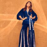 Shilpa Shetty Instagram - Such a blue-tiful day💙💫🧿 ~ Makeup: @ajayshelarmakepartist Photographer: @tejasnerurkarr Hair: @florianhurel Stylist: @sanjanabatra Outfit: @reetiarneja Earrings: @motifsbysurabhididwania Cuffs: @silverstreakstore Rings: @silverstreakstore / @motifsbysurabhididwania Styling team: @llpunyall , @dhwanii.jain , @devakshim Managed by: @bethetribe . . . . . #OOTD #SuperDancerChapter4 #gratitude #blessed #midweekblues #happiness #gowiththeflow