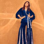 Shilpa Shetty Instagram – Such a blue-tiful day💙💫🧿
~
Makeup: @ajayshelarmakepartist 
Photographer: @tejasnerurkarr 
Hair: @florianhurel 
Stylist: @sanjanabatra 
Outfit: @reetiarneja 
Earrings: @motifsbysurabhididwania 
Cuffs: @silverstreakstore 
Rings: @silverstreakstore / @motifsbysurabhididwania 
Styling team: @llpunyall , @dhwanii.jain , @devakshim 
Managed by: @bethetribe 
.
.
.
.
.
#OOTD #SuperDancerChapter4 #gratitude #blessed #midweekblues #happiness #gowiththeflow