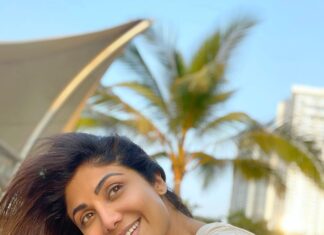 Shilpa Shetty Instagram - Sssss”mothering” Sonday Selfies 🤗🥰😍🧿🤗 #mine #gratitude #happiness #sonday #sundaysbelike #love #family