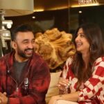 Shilpa Shetty Instagram - Find someone who makes you mad and makes you laugh at the same time. Like him - @rajkundra9 ❤️😂🤪 @dreamssbyss . . . . . #ValentinesDay #YourDreamSStory #love