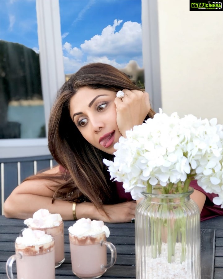 Shilpa Shetty Instagram - Pre-Corona was the time to be travellin’, ✈️ Now... we’re just imaginin’... 💭 Ke jaane kahan gaye woh din😓 When Hot Chocolate with Cream was my favourite sin🍫 ~ SUNDAY BINGE!🤪❤️ . . . . . #SundayBinge #SundayFunday #throwback #hotchocolate #marshmallows #weekendshenanigans #weekendvibes #hotchocolate #winterspecial
