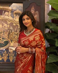 Shilpa Shetty Instagram - RED-dy Shetty Go!
Happy Karvachauth, Ladies ❤️🌙
~
Saree: @masabagupta 
Necklace: @goenkaindia 
.
.
.
.
.
#KarvaChauth2020 #SareeNotSorry #festiveseason #festivals #sareelove