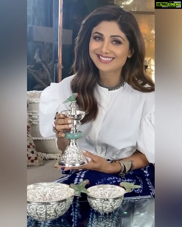 Shilpa Shetty Instagram - ‘Beauty comes in all shapes & sizes’... convinced seeing this gorgeous silverware collection from @exclusivelyyourssilver. Every piece is made with love; hence, it makes for a perfect gift for your loved ones this festive season. Thank you so much for sending me these, @akankshamalhotra. So proud of you my soul sister, such great quality and pricing... spoilt for choice. Love them all. Go, check it out guys and get something that you can call #exclusivelyyours😀😍❤️😍🌈 . . . . . #bestfriends #festiveseason #gifting #Diwali #silverware #gratitude #gift #love