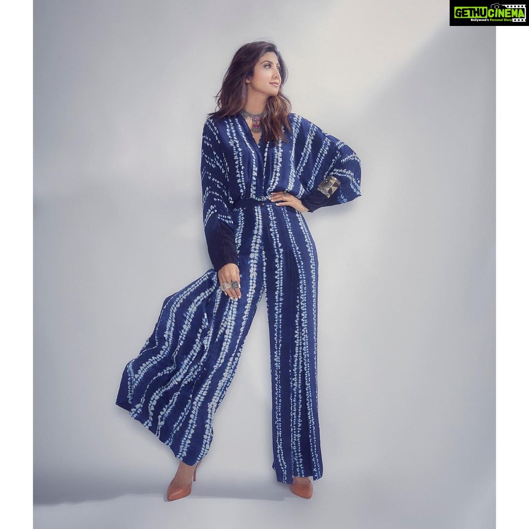 Shilpa Shetty Instagram - She’s a mix of fire 🔥 and ice 🧊 Shines a different hue 🌈 A Queen in her own right, Her swag’s on cue💁🏻♀️ ~ Styled by: @mohitrai Assisted by: @harshitasamdariya Outfit: @nupurkanoi Jewelery: @curiocottagejewelery @amrapalijewels @laramorakhia Footwear: @oceedeeshoes Makeup Artist: @ajayshelarmakepartist Hairstylist: @sheetal_f_khan Photographer: @kadamajay Managed by: @bethetribe . . . . . #blessed #outfitoftheday #ootd #happiness #gratitude