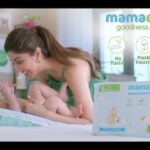 Shilpa Shetty Instagram - Everything our babies do, touches our hearts. So, we have to make sure that all that touches our baby, needs to be safe and filled with goodness🥰👶 That’s why @mamaearth.in brings to you plant-based diapers that are naturally soft and offer 2x absorption, so that your baby grows with the #TouchOfGoodness.💙🌿💚 Visit their profile to know more!