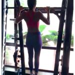 Shilpa Shetty Instagram - The world around us is gradually opening up and we’re all gearing up to get ‘back’ to our lives. So, today’s workout was dedicated to strengthening the back muscles and enhancing the upper body strength. But, it’s always good to be safe than to be sorry. So, I tried the ‘assisted band pull-ups’ to ease into the flow. It helps you to gradually build your back muscles and further helps you achieve pull-ups without any other assistance. Additionally, it strengthens & tones the back muscles and improves form. I would suggest you to start slow and ensure professional supervision, if you’re doing this for the first time. Tag someone who should get started today 💪🏼 @simplesoulfulapp Miss you, @thevinodchanna! . . . . . #MondayMotivation #SwasthRahoMastRaho #FitIndiaMovement #fitness #GetFit2020 #WorkoutAtHome #SSApp #homefitness #pullups #exercise