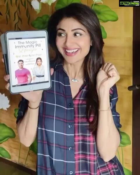 Shilpa Shetty Instagram - Thank you so much for showering our latest book, 'The Magic Immunity Pill - Lifestyle', with so much love. We have over 44,000 downloads of the FREE digital copy of the book. Both, @luke_coutinho and I are extremely grateful๐๐ป๐๐งฟ๐ Please continue to spread the word and encourage your loved ones to make a healthy lifestyle modification. If you haven't already downloaded your FREE digital copy, head to my stories to download it now! @buuks_publishing . . . . . #SwasthRahoMastRaho #TheMagicImmunityPill #FREEdigitalCopy #DigitalBook #Lifestyle #Immunity #HealthyLiving #StayHealthy