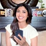 Shilpa Shetty Instagram - This pandemic has affected our eating habits in so many ways. While we're experimenting with our meals and whipping up new dishes, sometimes we're all craving a little 'baahar ka khana'. Aren't we? But, the heightened health and hygiene risks are worrisome. @theyummyidea app allows you to order food from your neighborhood Home Chefs across India. With Ghar Ki Goodness aur Bahar Ka Taste... such a novel idea this app is, that'll help you enjoy the kind of food you love! But, don’t forget that it’s also important to take all necessary precautions while taking the delivery of your food. I am already relishing some delicious food from TYI Home Chefs! #TheYummyIdea