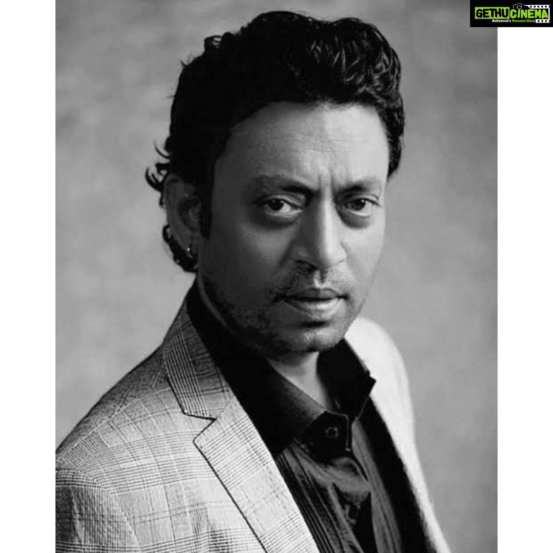 Shilpa Shetty Instagram - I’m numb today... I haven’t been able to accept the loss of a brilliant co-actor and a fabulous person that @irrfan was! We’ve lost a gem today... but his legacy will live on through the phenomenal body of work that he has left behind. Rest in peace, Irrfan!🙏🏻🙏🏻 My heart goes out to the entire family and I pray that they derive the strength to cope with this irreparable loss❤️🙏🏻 #ripirrfankhan