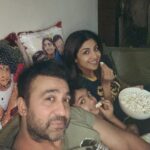 Shilpa Shetty Instagram - These two😍😍 + hot homemade popcorn 🍿 = a perfect movie night👨‍👩‍👦❤️ @rajkundra9 . . . . . #QuarantineLife #family #movienight #fridaynight #gratitude