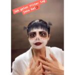 Shilpa Shetty Instagram - Aankhein jab bhi kholega tu payega mujhe, Pehle khudko daraaungi phir daraaungi tujhe 😂😂 Finding ways to amuse myself... and you, in times like these😂😂🤣🤣🤣 Stay safe, stay home! . . . . . #laughs #fun #lockdowndiaries #quarantinelife