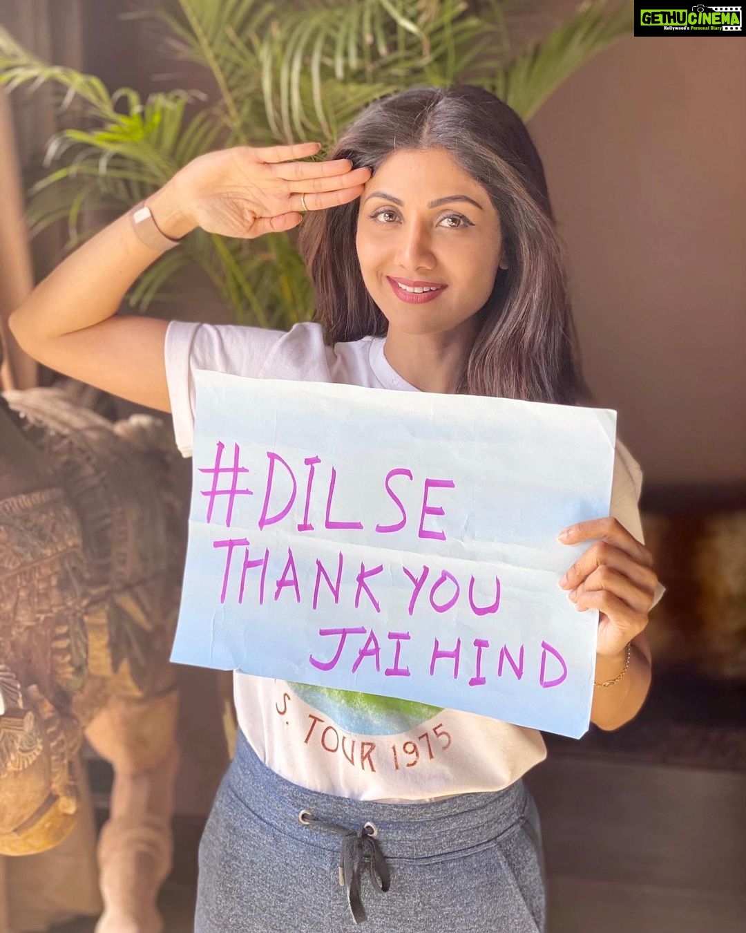 Shilpa Shetty Instagram - Mumbai se main, Shilpa Shetty Kundra, apne aur apne poore parivaar ki orr se #MumbaiPolice, #MaharashtraPolice, @my_bmc, Nagar Nigam ke workers, doctors, nurses, NGOs, volunteers, govt. officials, vendors, building ke guards ko #DilSeThankYou kehna chahti hoon. Aap hain isiliye hum surakshit hain🙏🏻 . . . . . #IndiaFightsCorona #ThankYou #grateful #COVID19 #stayhome #staysafe #stayindoors #savelives